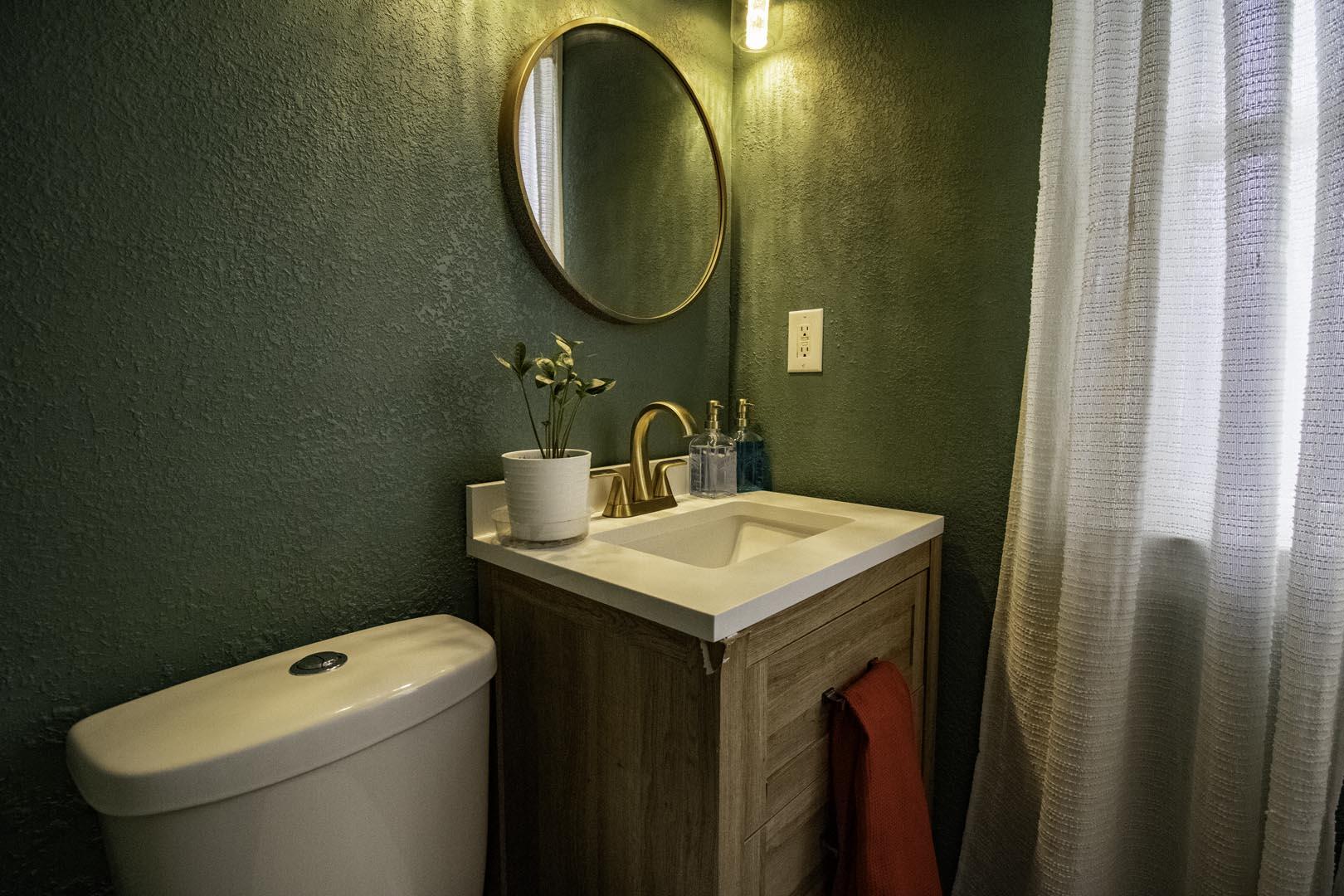 3359 South 20th Street Milwaukee, WI 53215 - Photo 29 of 48 BATHROOM