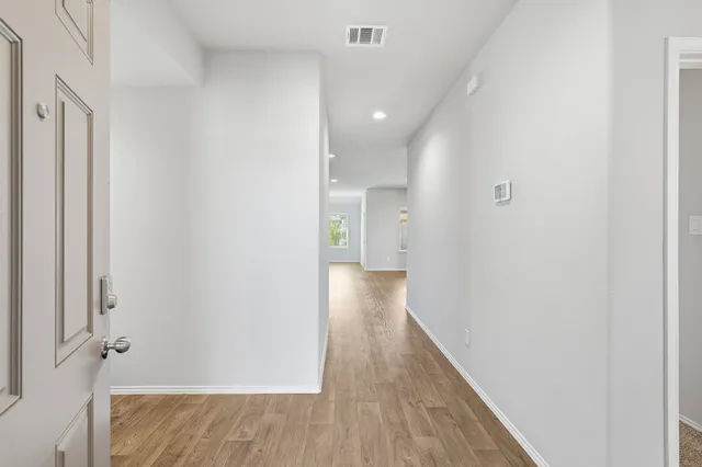 $2,400 | 3935 Country Club Drive, Baytown, TX 77521