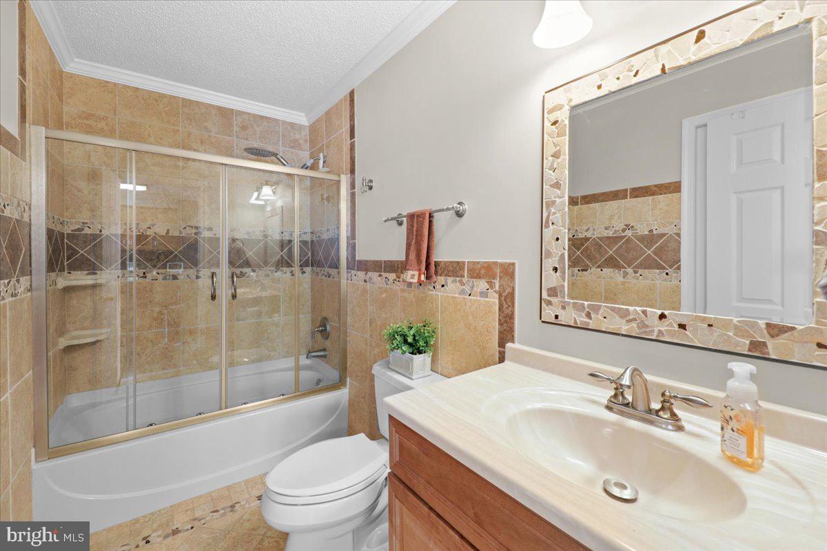 128 Captains Quarters Road, Unit 204 Ocean City, MD 21842 - Photo 24 of 32 Second Full Bathroom