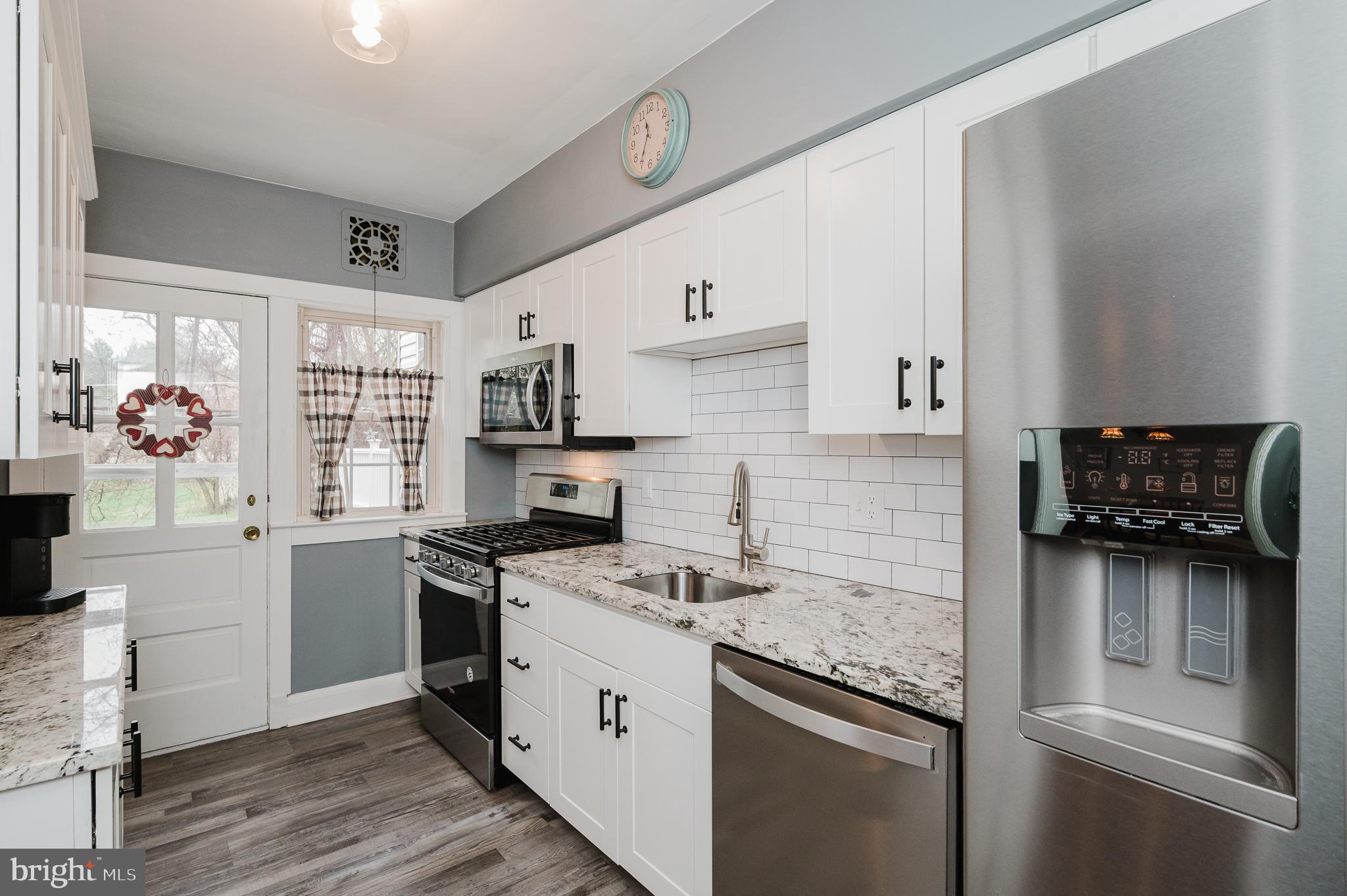 318 Westshire Road Baltimore, MD 21229 - Photo 17 of 55 Quartz Counter tops