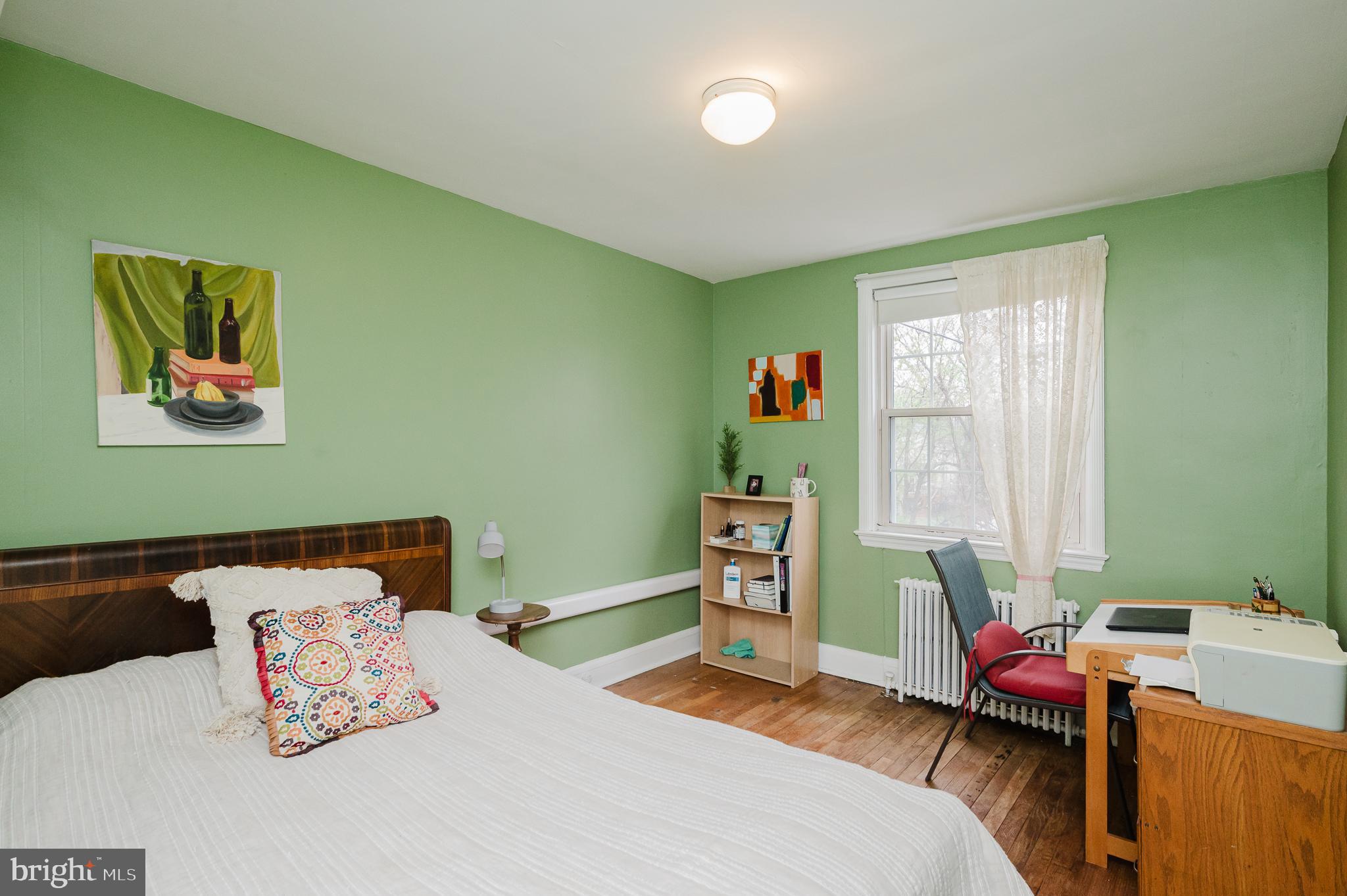 318 Westshire Road Baltimore, MD 21229 - Photo 31 of 55 Second Bedroom