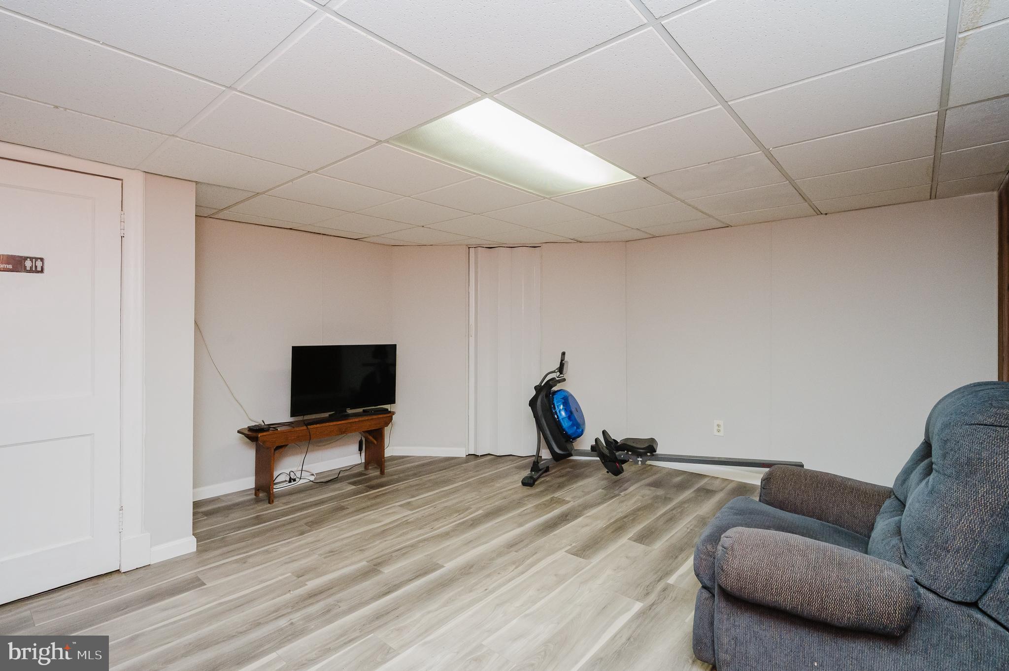 318 Westshire Road Baltimore, MD 21229 - Photo 43 of 55 Or Kids play room