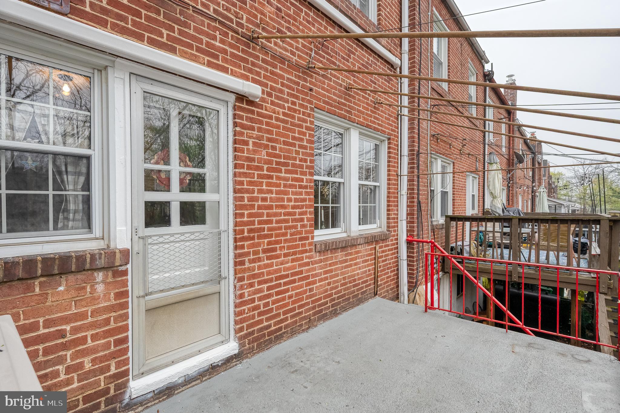 318 Westshire Road Baltimore, MD 21229 - Photo 55 of 55 Back porch