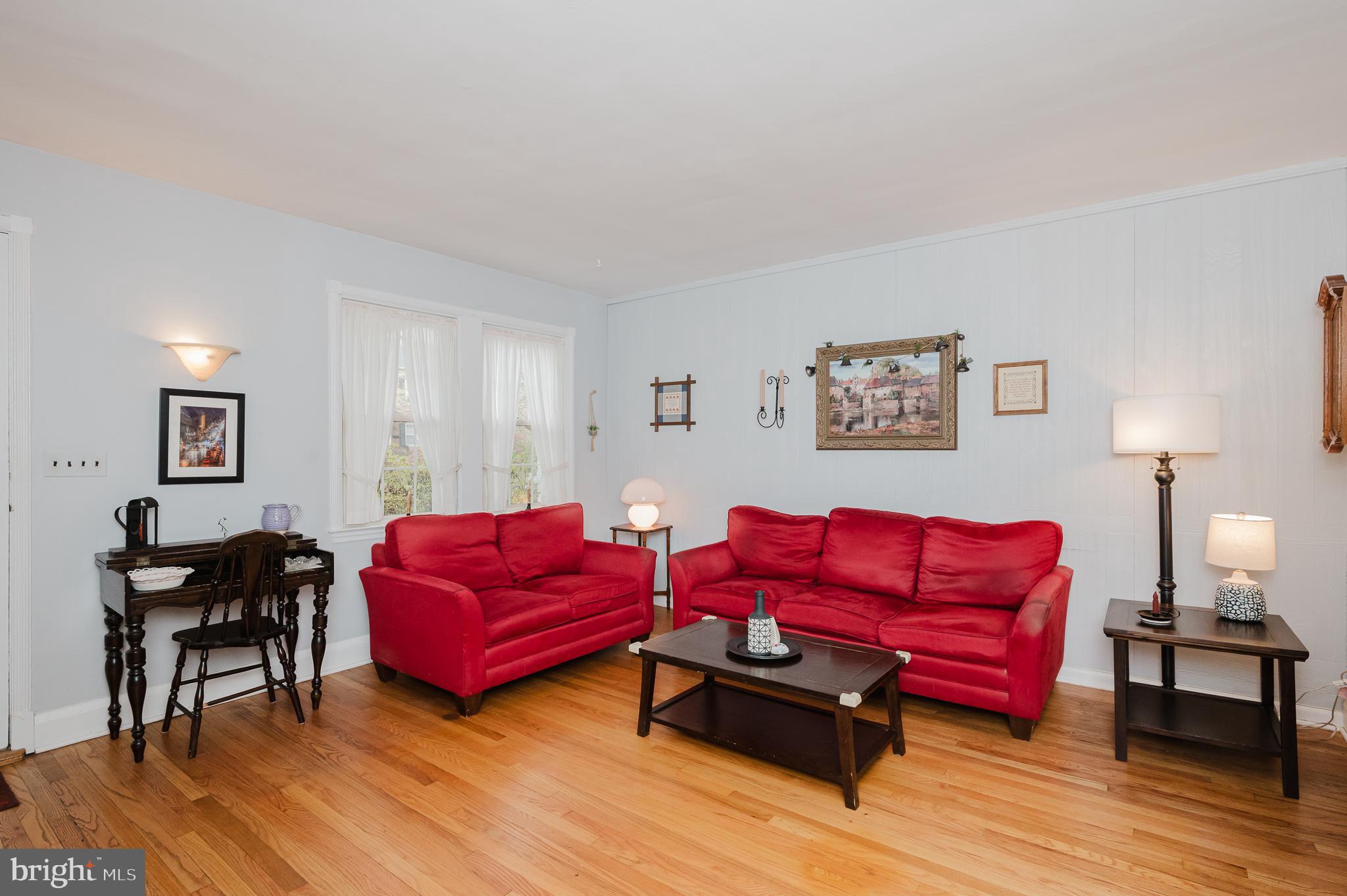 318 Westshire Road Baltimore, MD 21229 - Photo 6 of 55