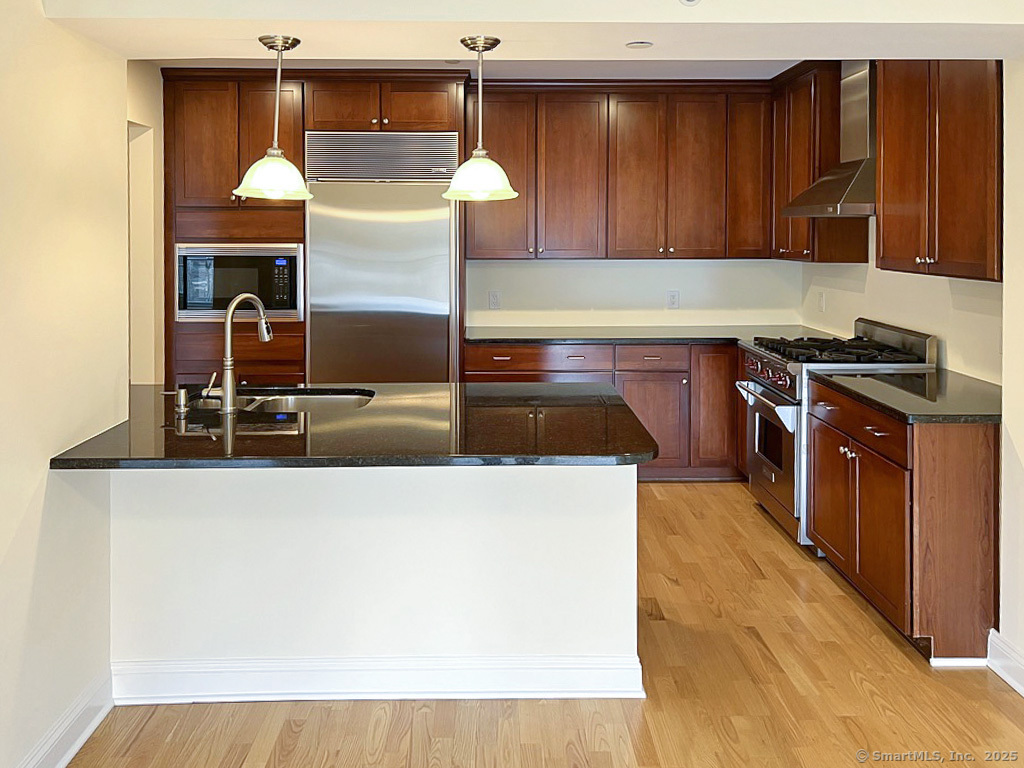 16 Hayestown Road, Unit A403 Danbury, CT 06811 - Photo 5 of 19