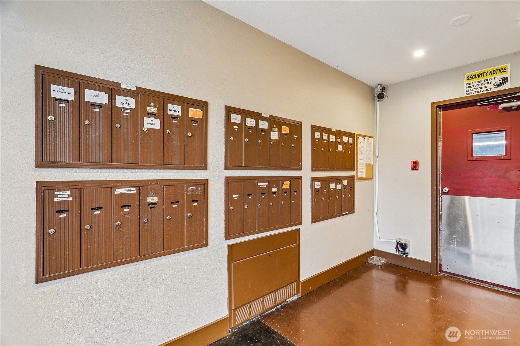 7323 Sand Point Way Northeast, Unit 106 Seattle, WA 98115 - Photo 27 of 33 Gallery Image 27