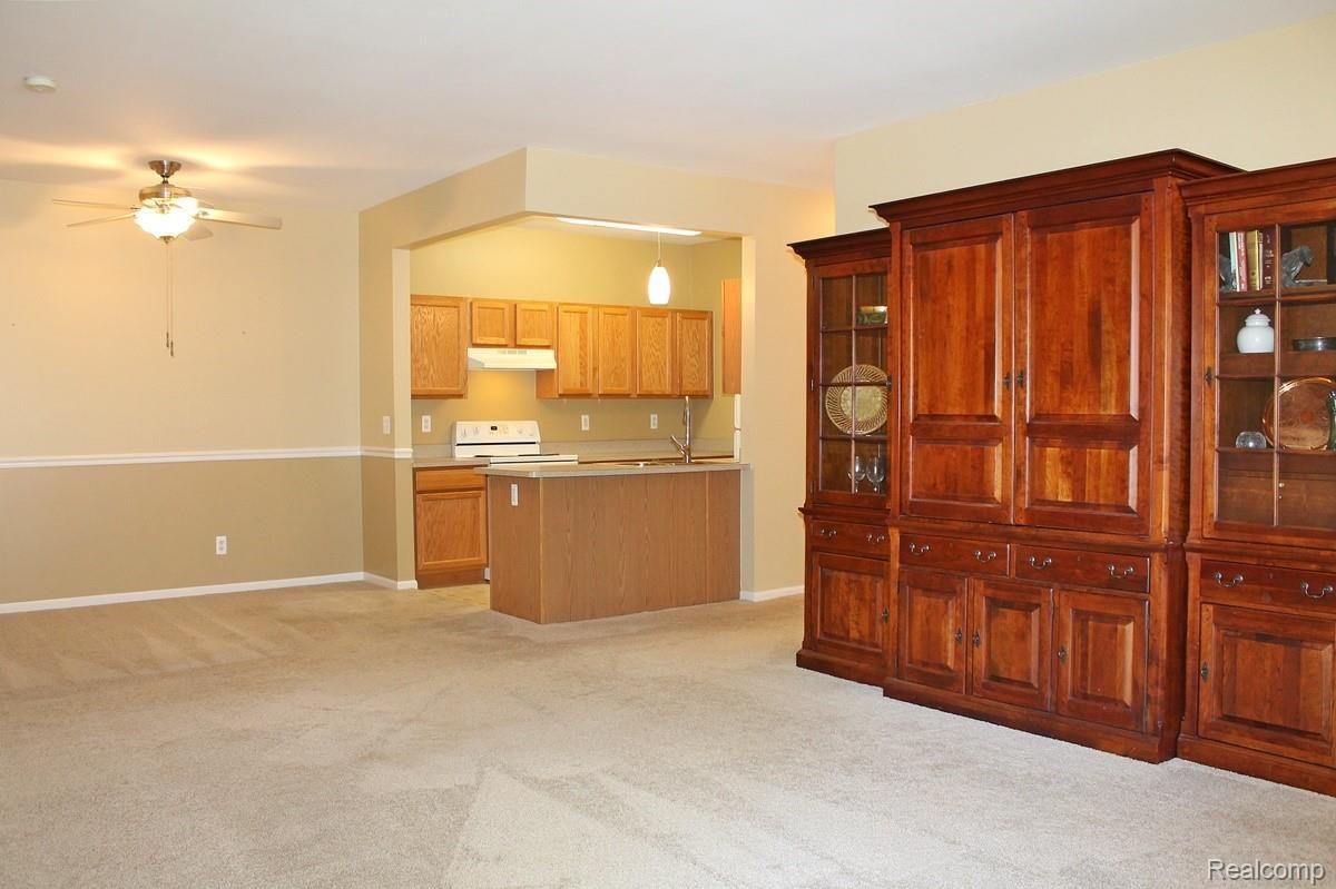 11696 Farmington Road Livonia, MI 48150 - Photo 13 of 39 IMG_7386.JPG