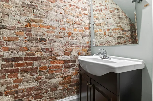 $350,000 | 1440 North Park Avenue, Indianapolis, IN 46202