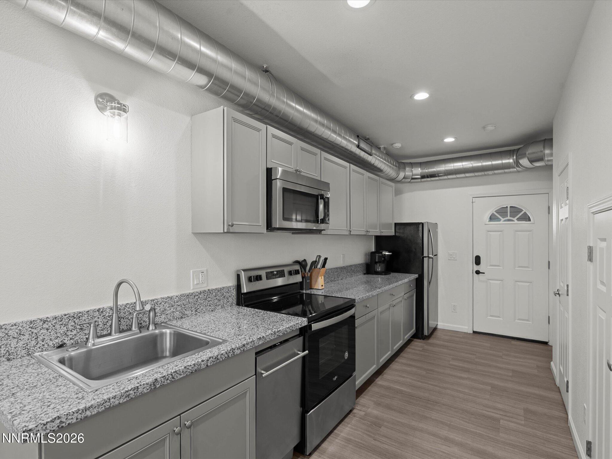 27-442 E 7th St Unit 2-106