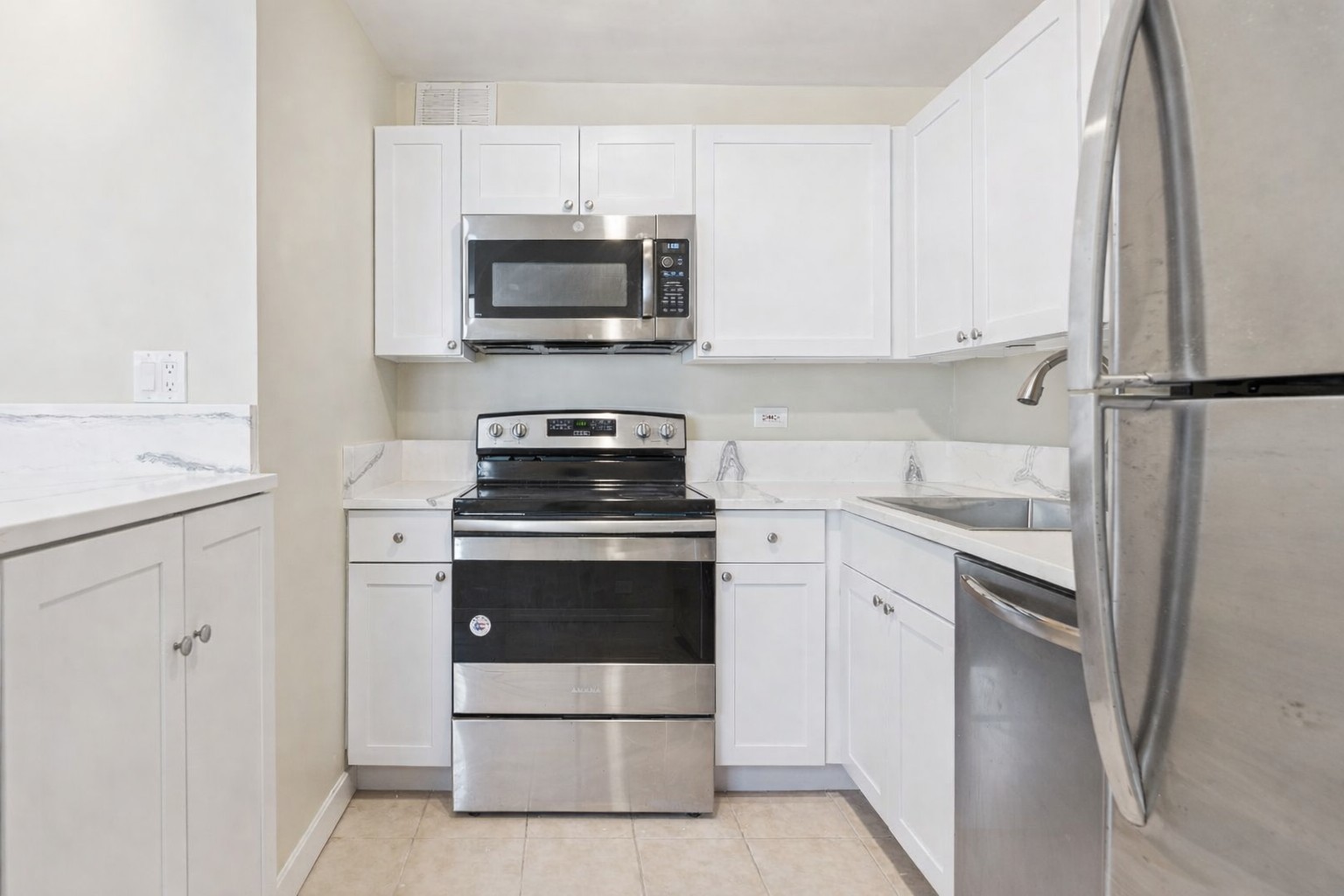 655 West Irving Park Road, Unit 3704 Chicago, IL 60613 - Photo 7 of 29