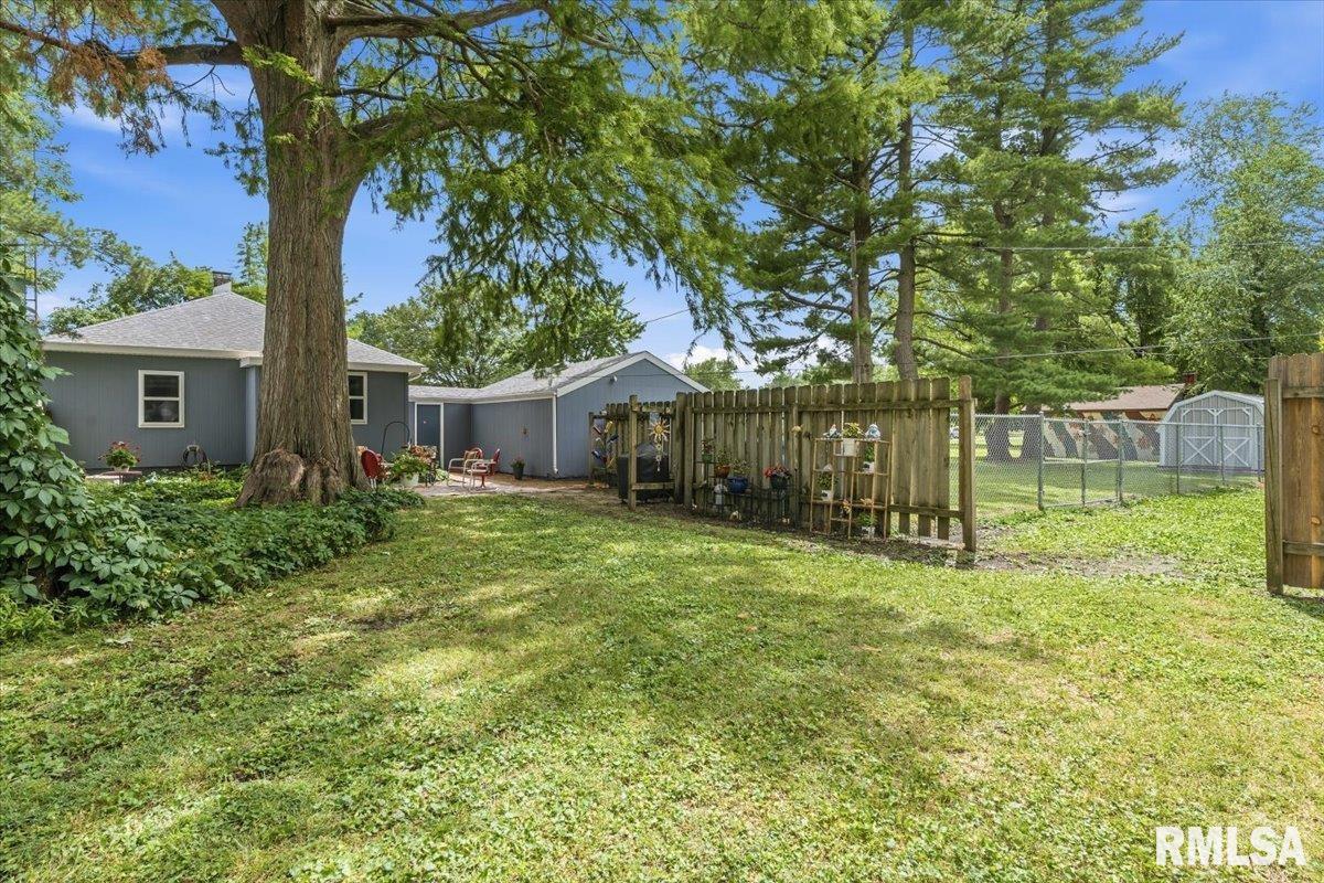 2141 East Watch Avenue Springfield, IL 62702 - Photo 34 of 36