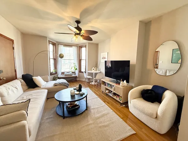 $3,500 | 235 West Fifth Street, Unit 2, Boston, MA 02127