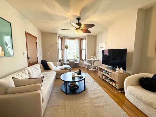 $3,500 | 235 West Fifth Street, Unit 2, Boston, MA 02127