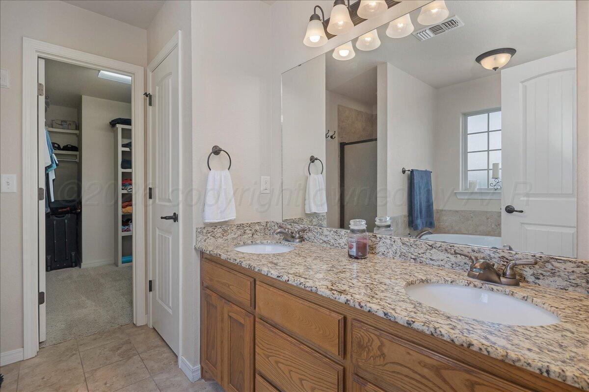 5906 South Rusk Street Amarillo, TX 79118 - Photo 17 of 34 17-Primary Bathroom
