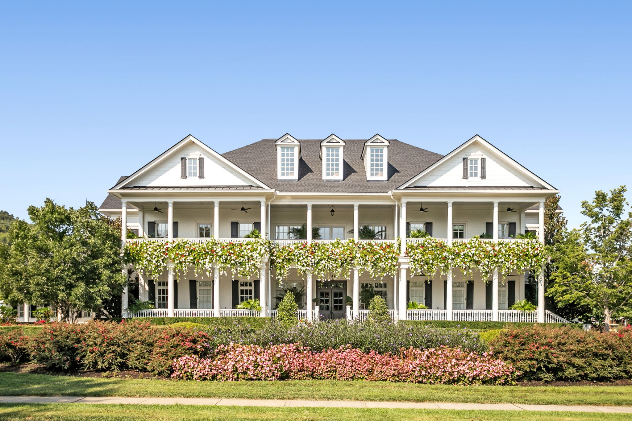 1507 Eliot Road Franklin, TN 37064 - Photo 62 of 67 a front view of a house with a yard