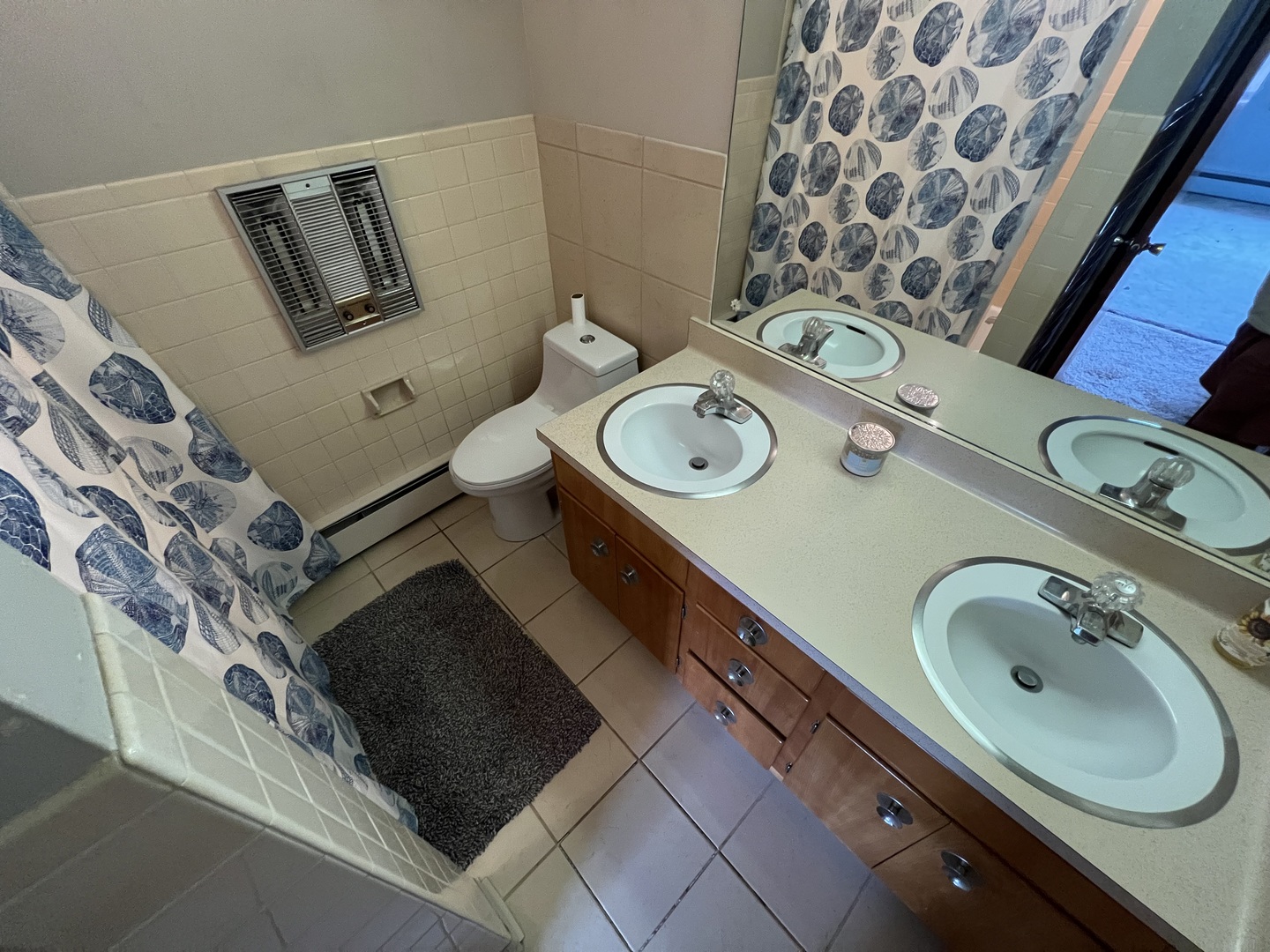 616 Seneca Drive Aurora, IL 60506 - Photo 17 of 36 a bathroom with a sink mirror vanity and toilet