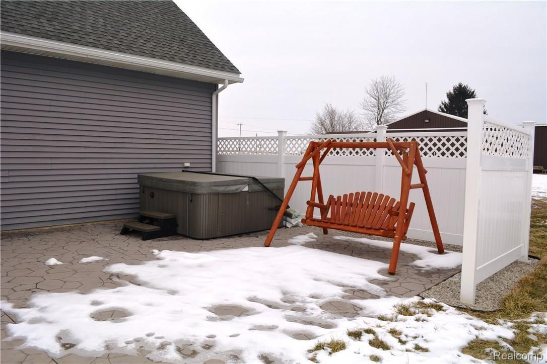 8041 West Sargent Road Fowlerville, MI 48836 - Photo 3 of 23 3.JPG