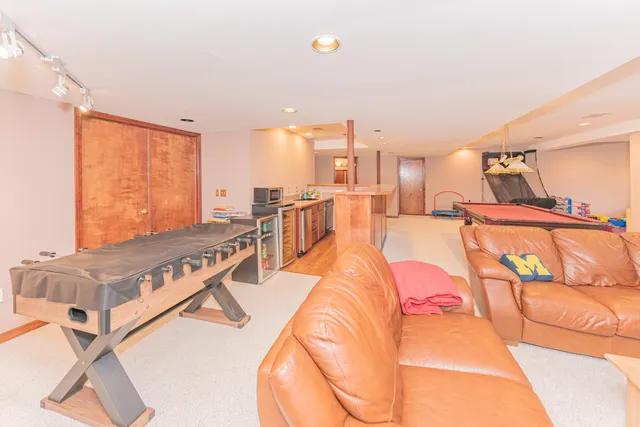 $785,000 | 50045 Standish Court, Plymouth, MI 48170