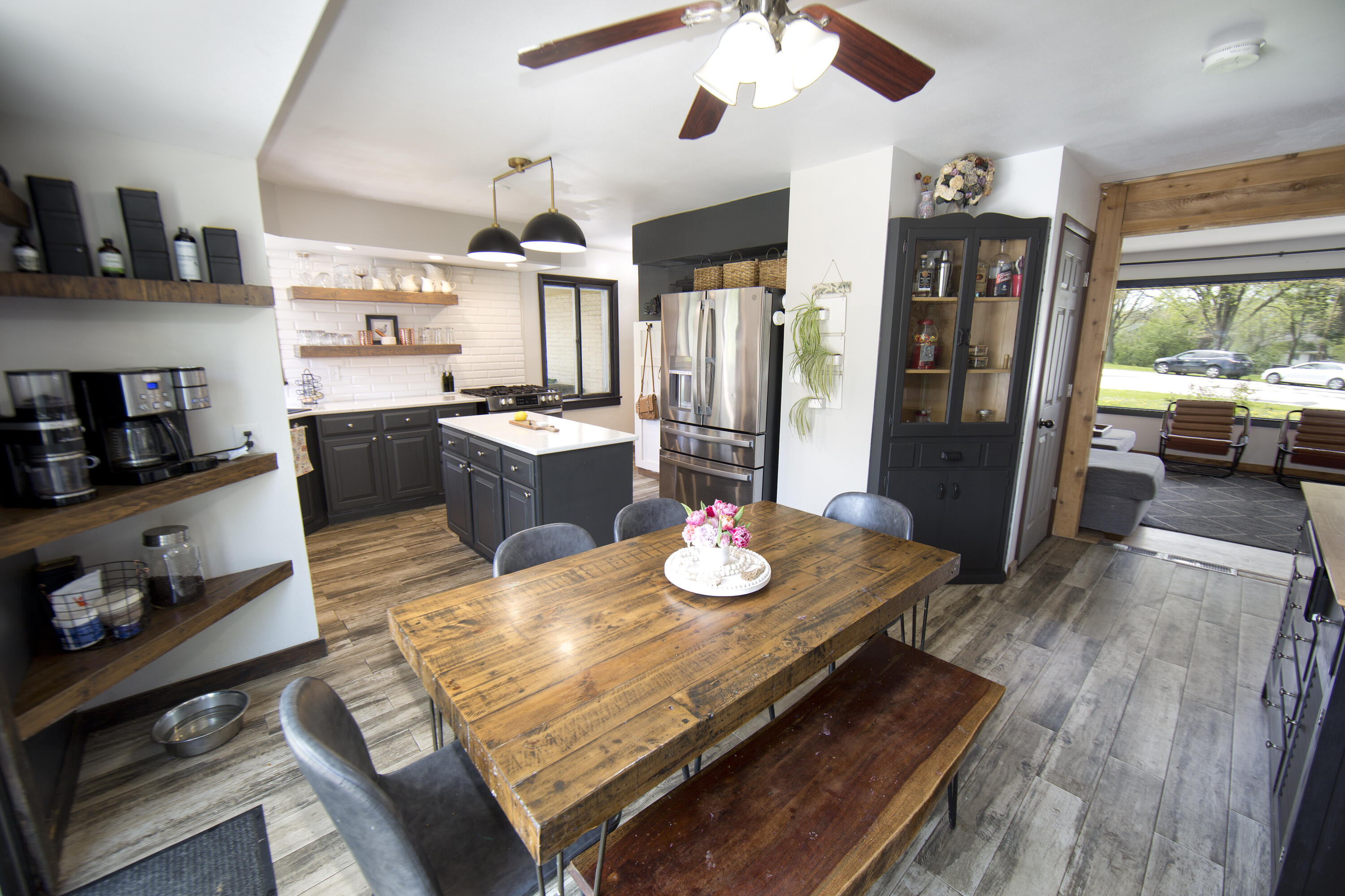 N68W13722 Bay Ridge Court Menomonee Falls, WI 53051 - Photo 6 of 30 Dinette Space