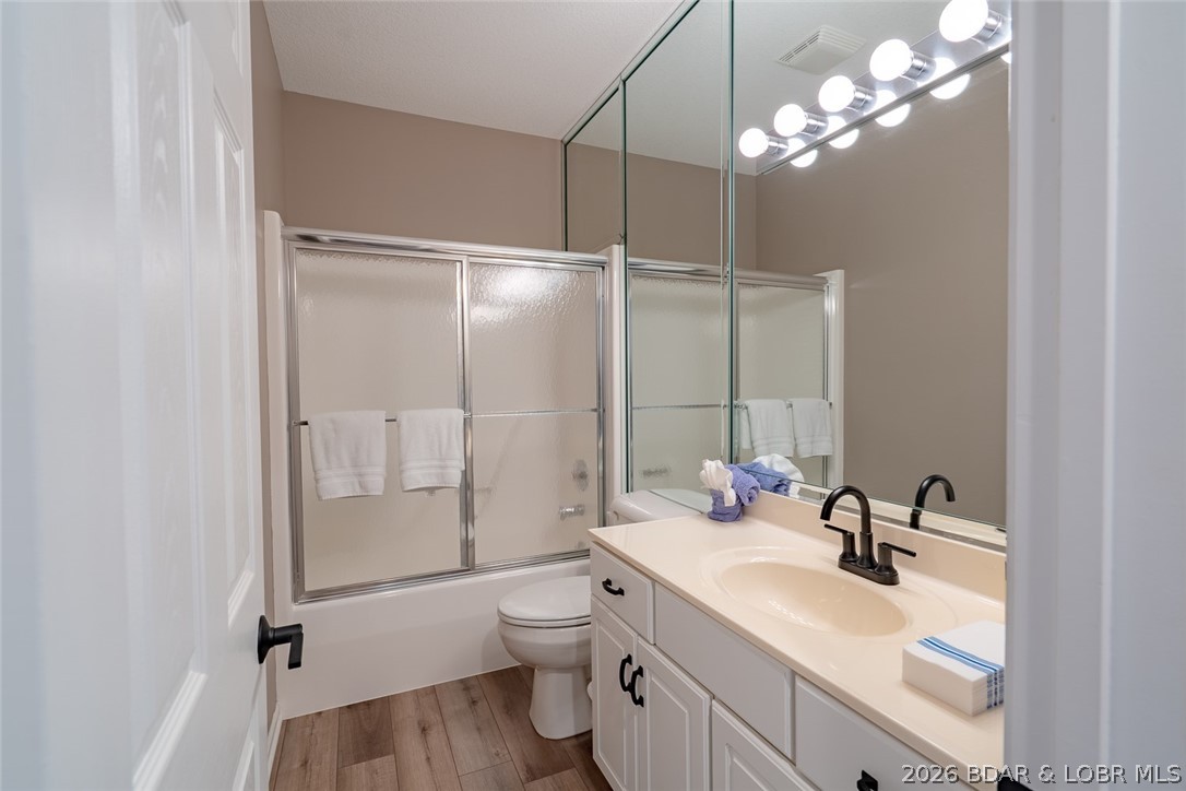 611 Lazy Days Road, Unit R7 Osage Beach, MO 65065 - Photo 21 of 38 Second full Bath