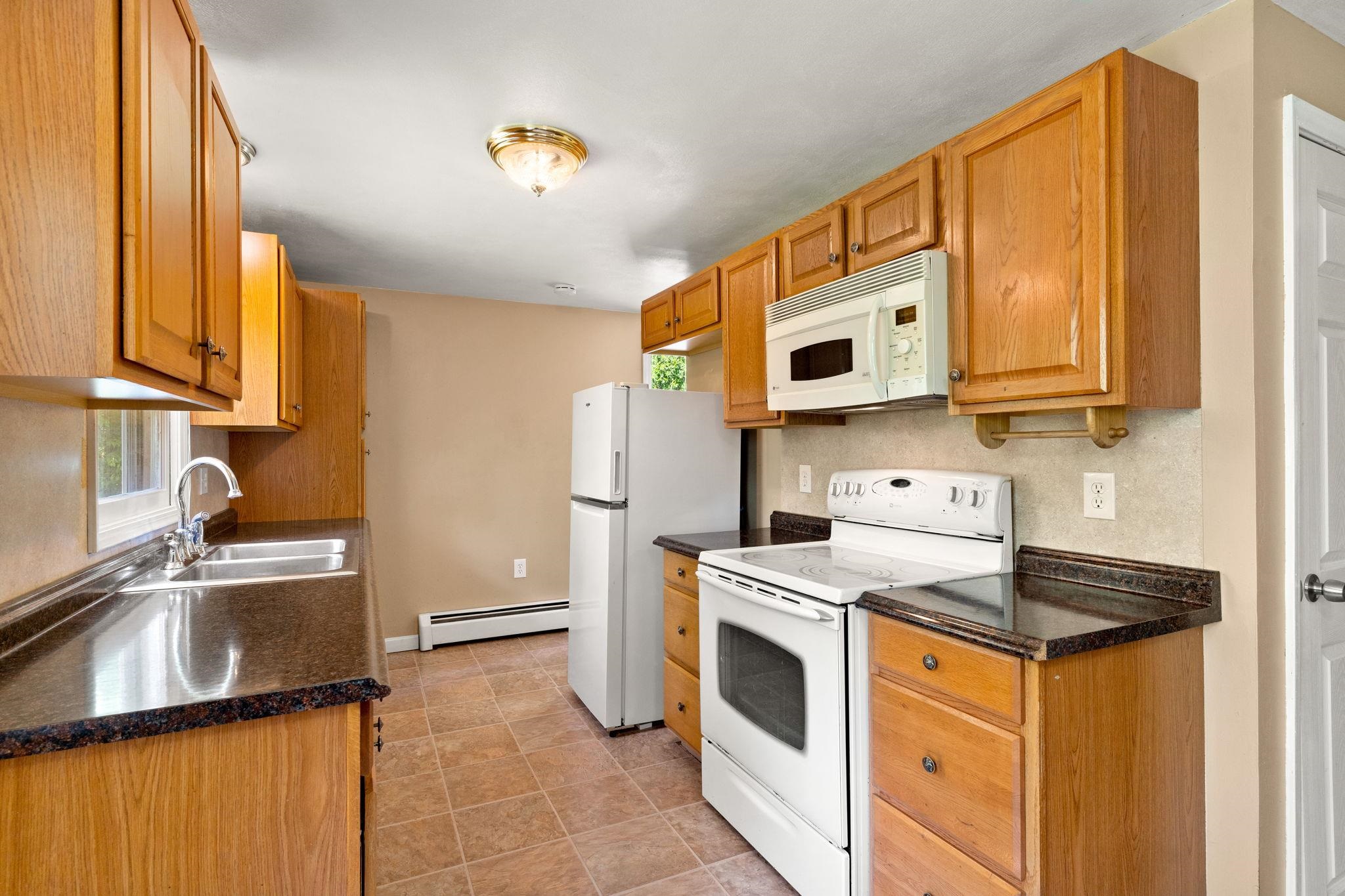 6 Wilkele Road Sandown, NH 03873 - Photo 33 of 36