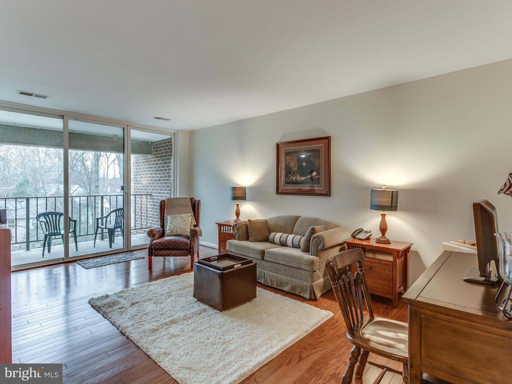 1538 Northgate Square, Unit 32A Reston, VA 20190 - Photo 7 of 23 lots of natural light.
