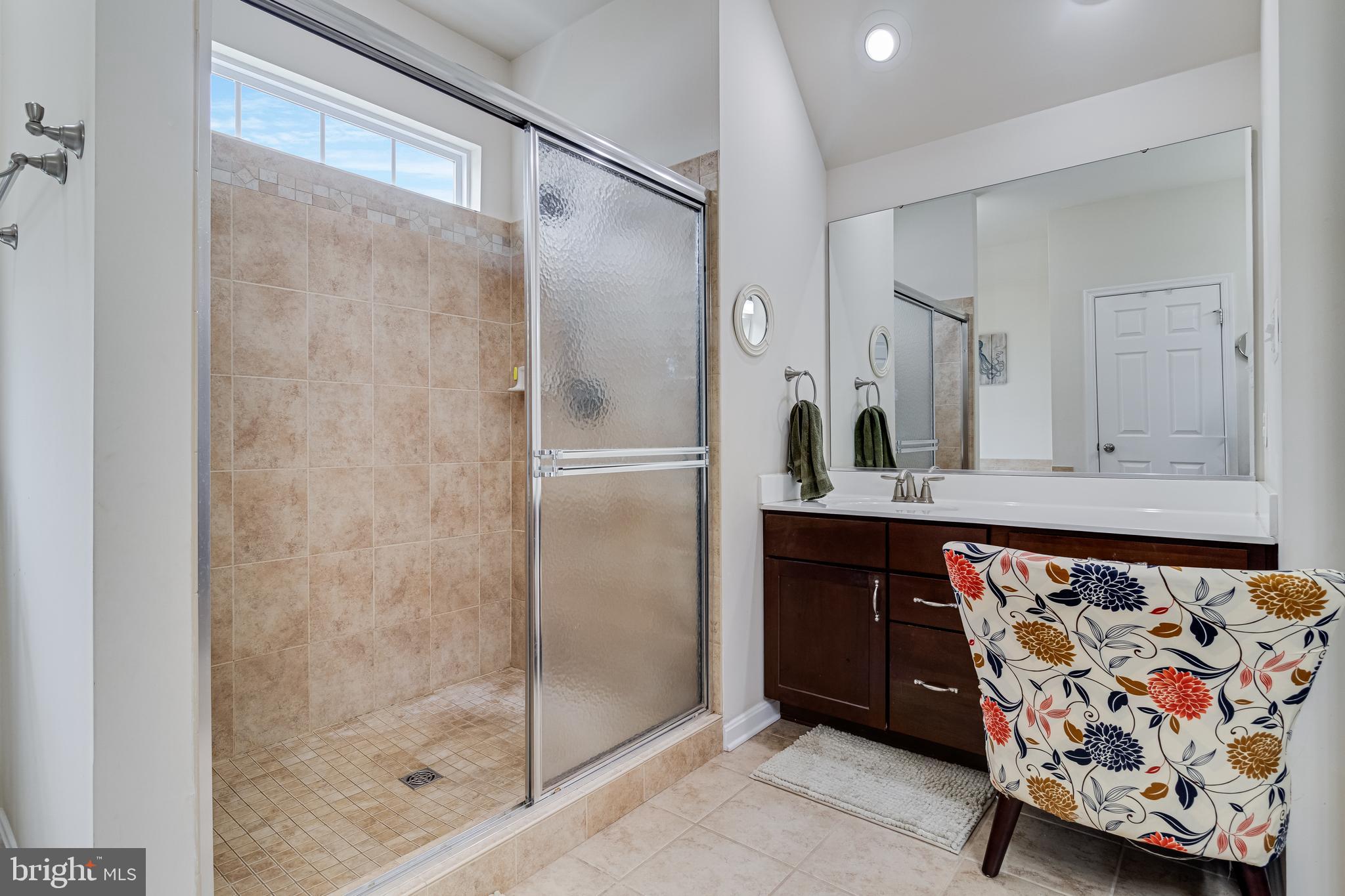 45546 Bethson Street California, MD 20619 - Photo 25 of 36 Primary bath