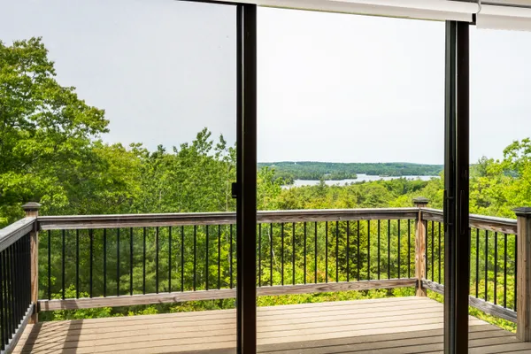 $699,000 | 26 Squiers Alley, Nobleboro, ME 04555