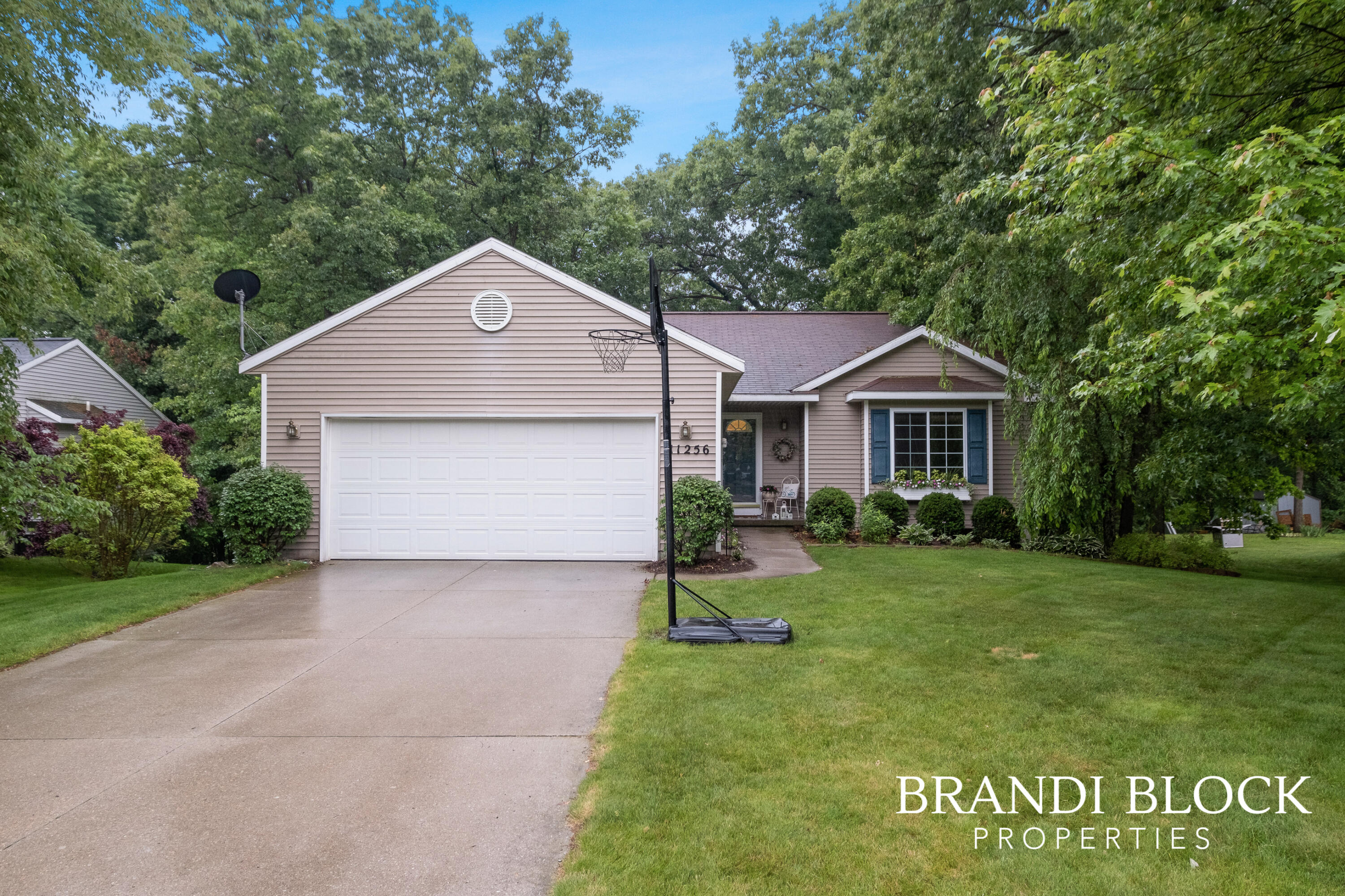 11256 Barnsely Road Southeast Lowell, MI 49331 - Photo 1 of 25 Photo-1