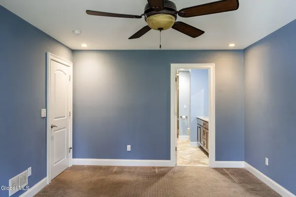 $3,100 | 949 Hudson Avenue, Stillwater, NY 12170