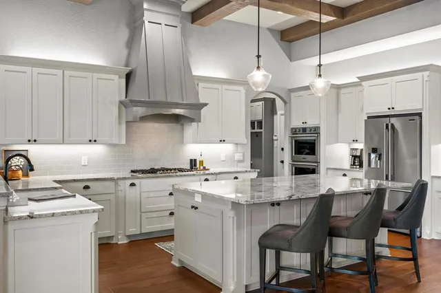 $1,000,000 | 12117 Wild Bill Court, Newark, TX 76071