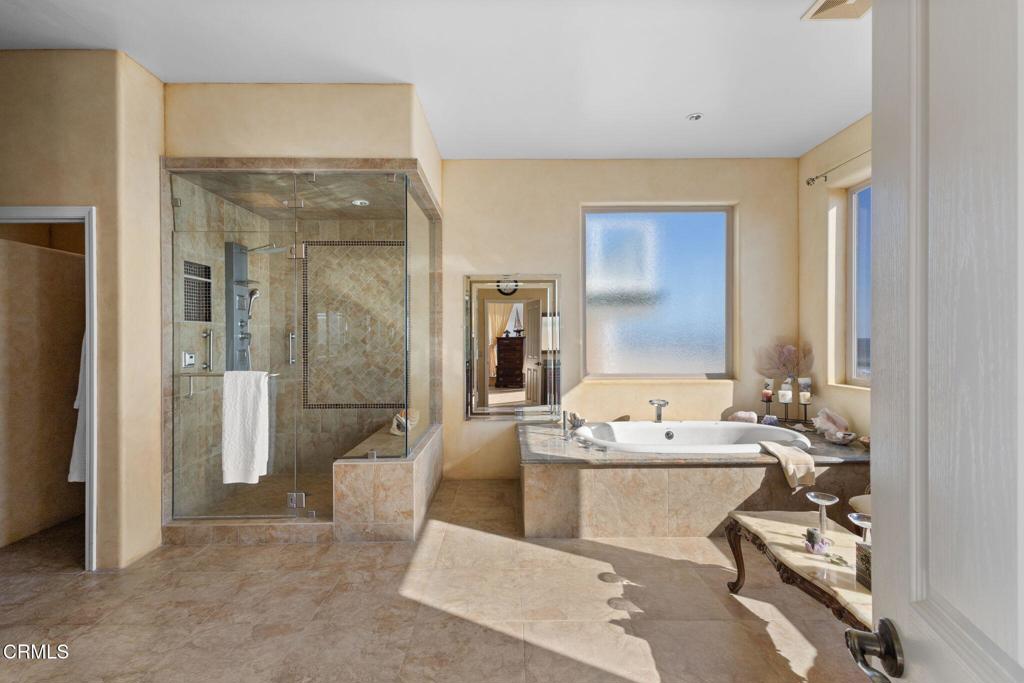 5160 Neptune Square Oxnard, CA 93035 - Photo 38 of 74