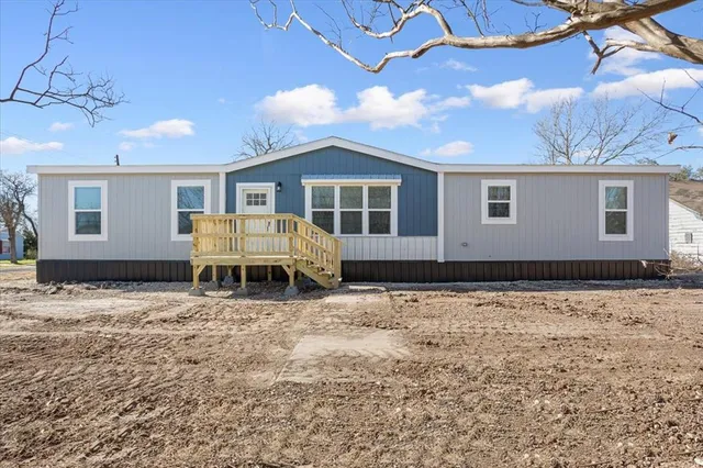 $214,700 | 201 North Carpenter Street, Mart, TX 76664