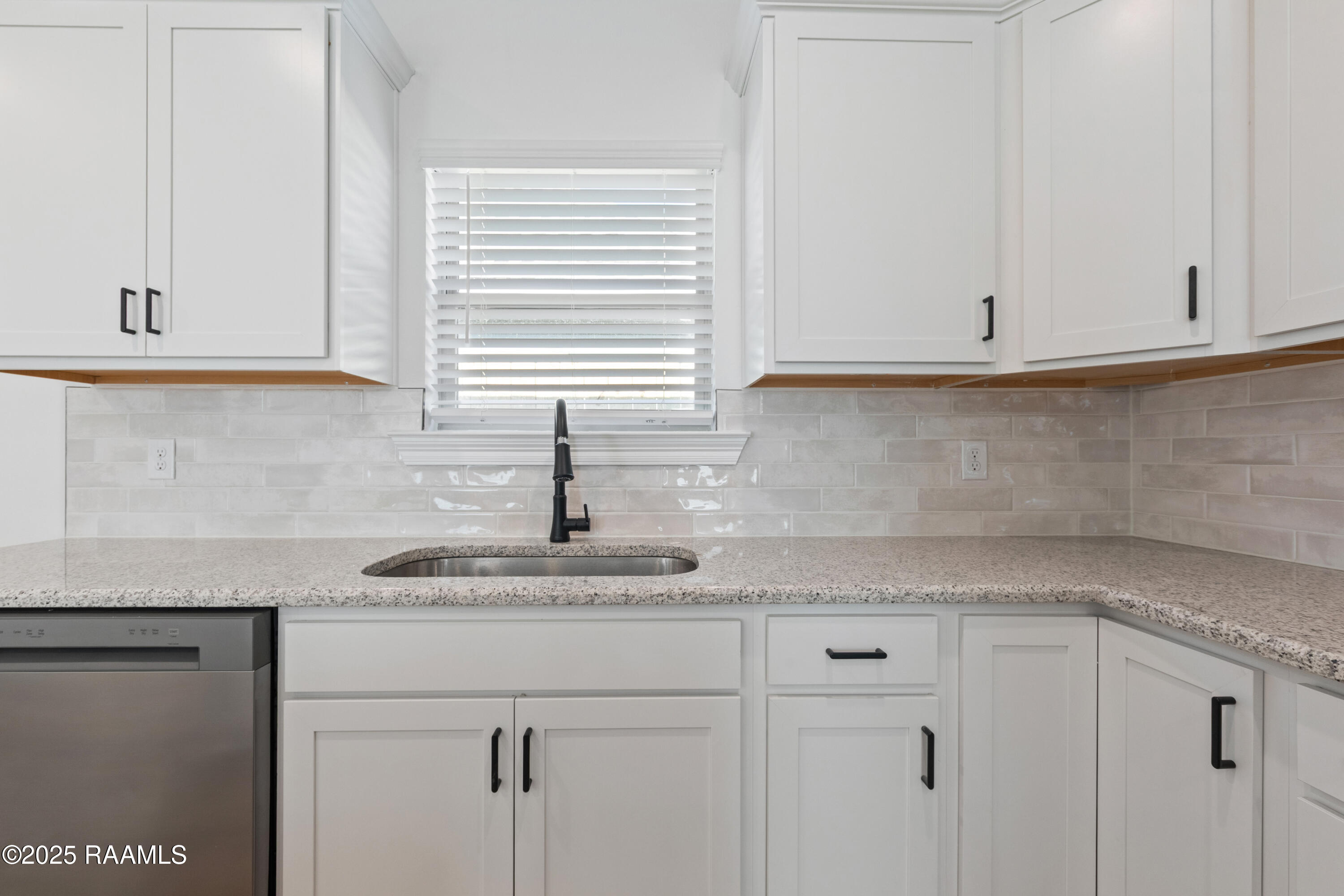 102 Ridgedale Alley Scott, LA 70583 - Photo 13 of 34 112Albernathy-46