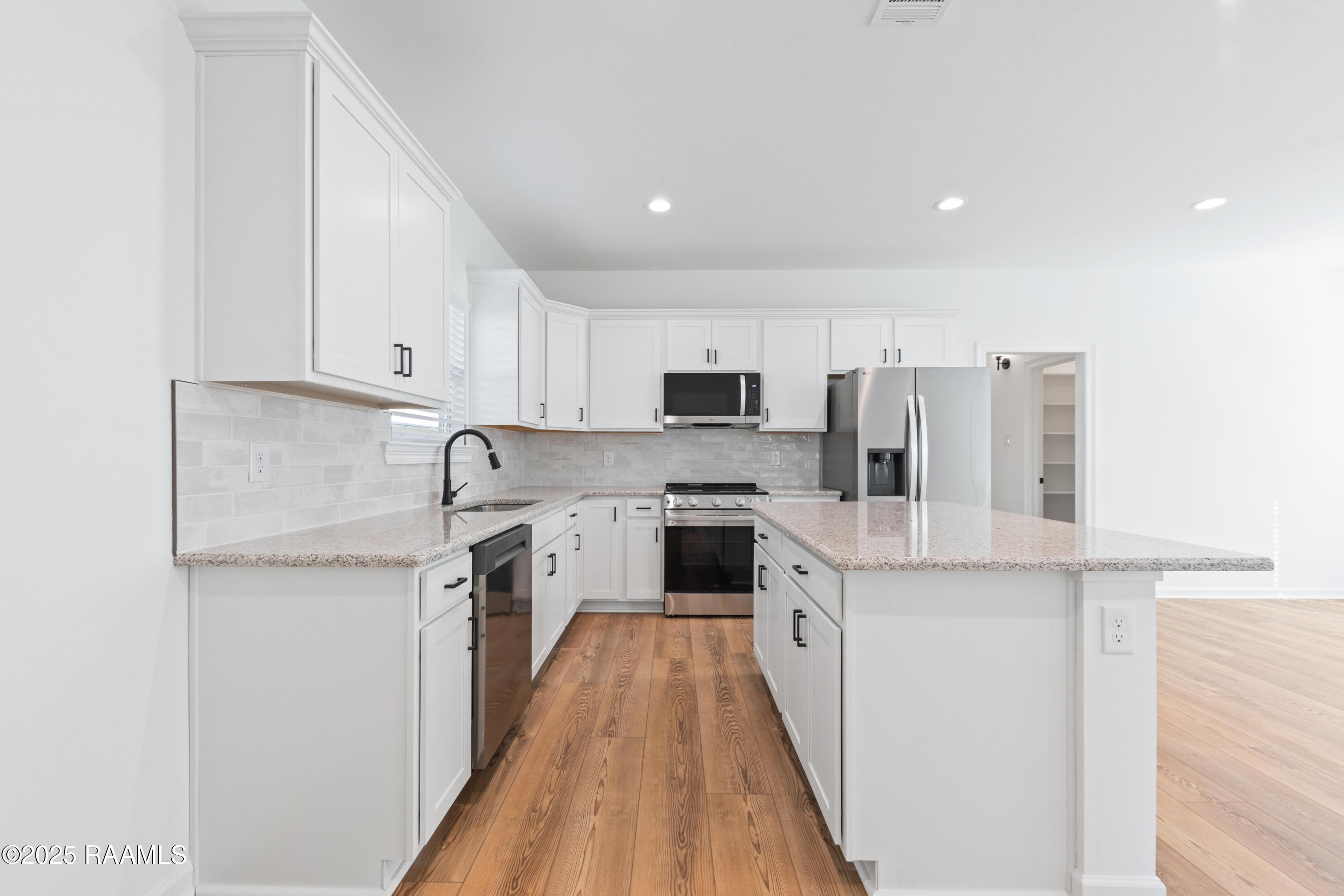 102 Ridgedale Alley Scott, LA 70583 - Photo 10 of 34 112Albernathy-37