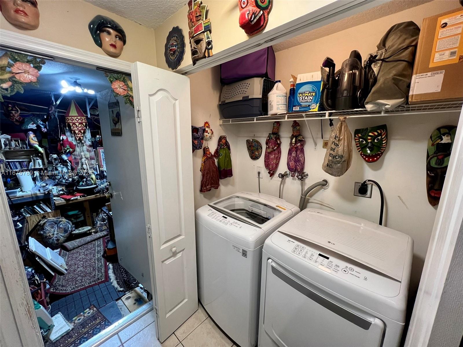 14848 Southwest 180th Street Miami, FL 33187 - Photo 13 of 40