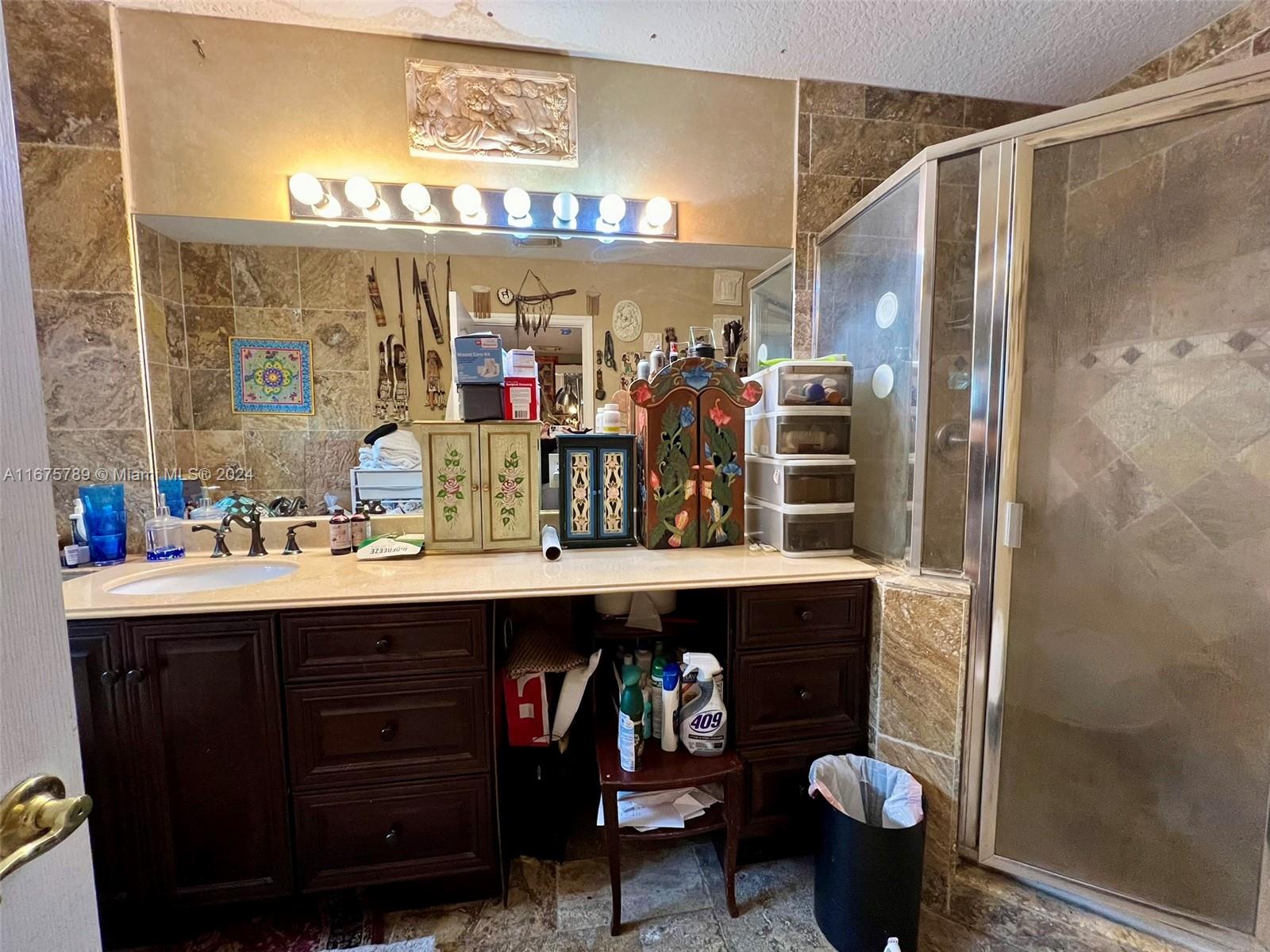 14848 Southwest 180th Street Miami, FL 33187 - Photo 17 of 40