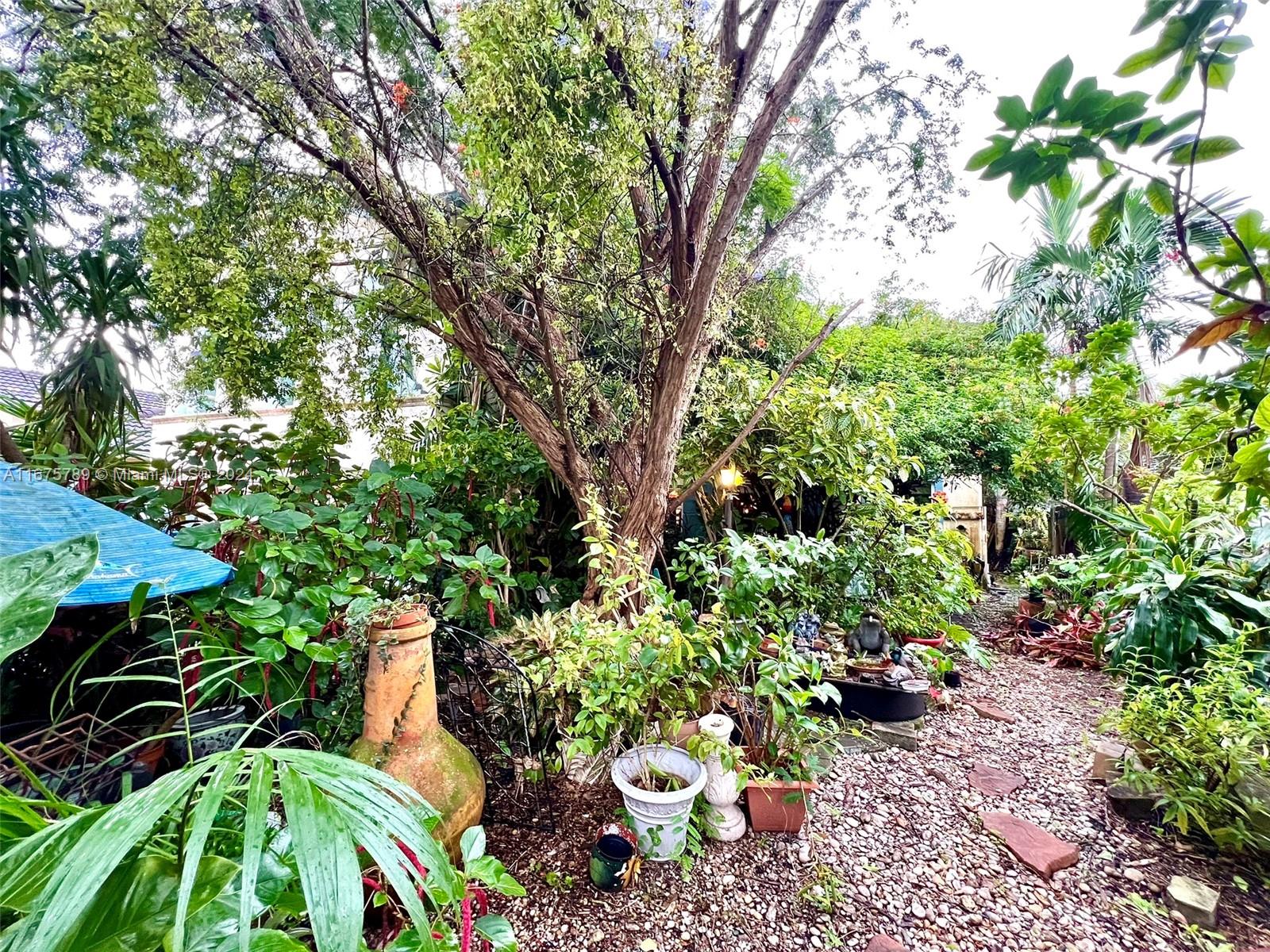 14848 Southwest 180th Street Miami, FL 33187 - Photo 38 of 40