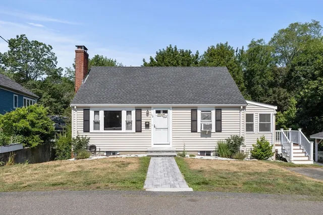 $700,000 | 52 Friend Street, Beverly, MA 01915