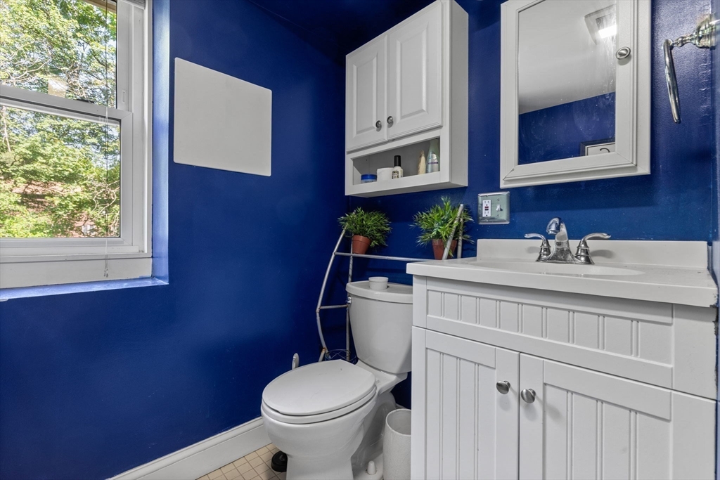 52 Friend Street Beverly, MA 01915 - Photo 16 of 25