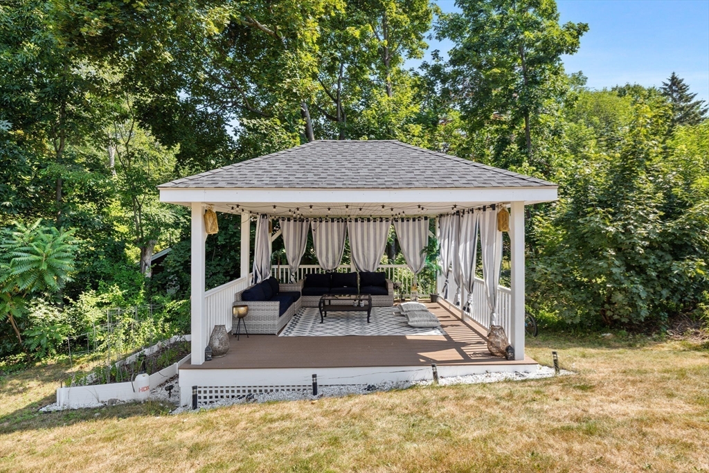 52 Friend Street Beverly, MA 01915 - Photo 19 of 25