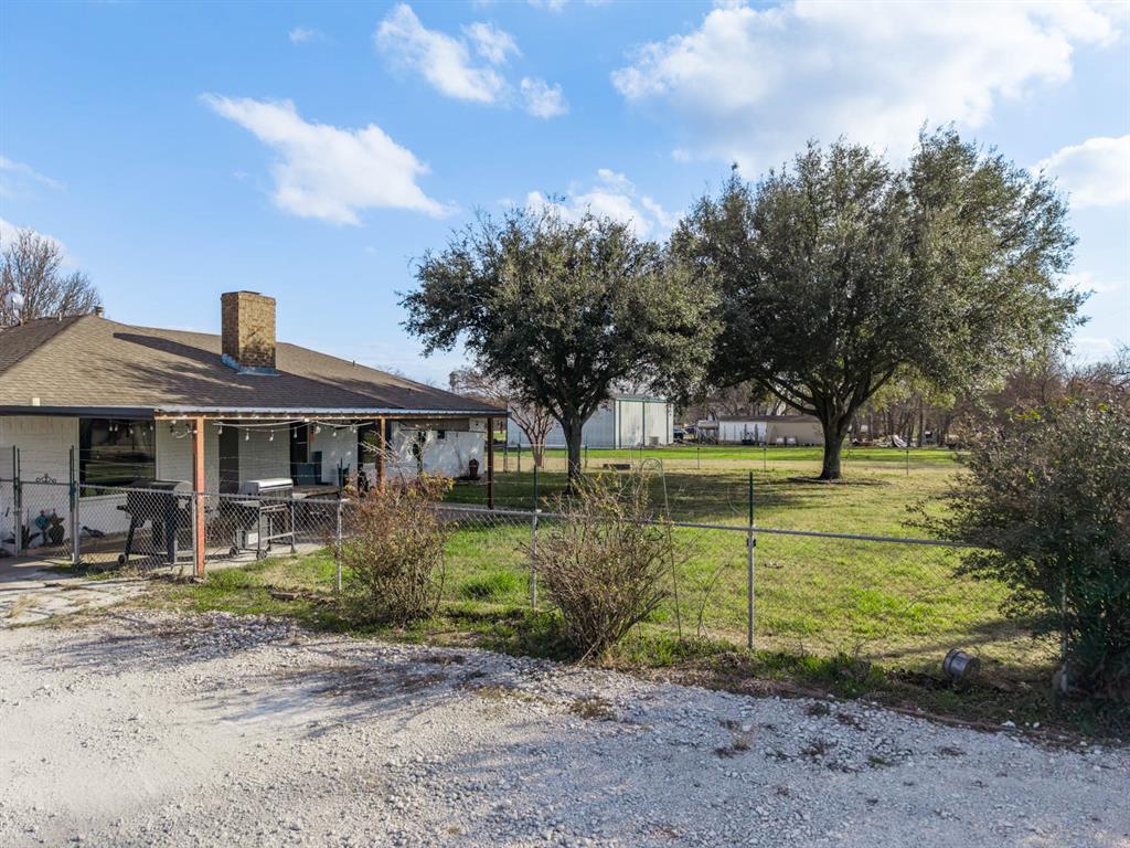 411 Willie Nelson Road Abbott, TX 76621 - Photo 32 of 37