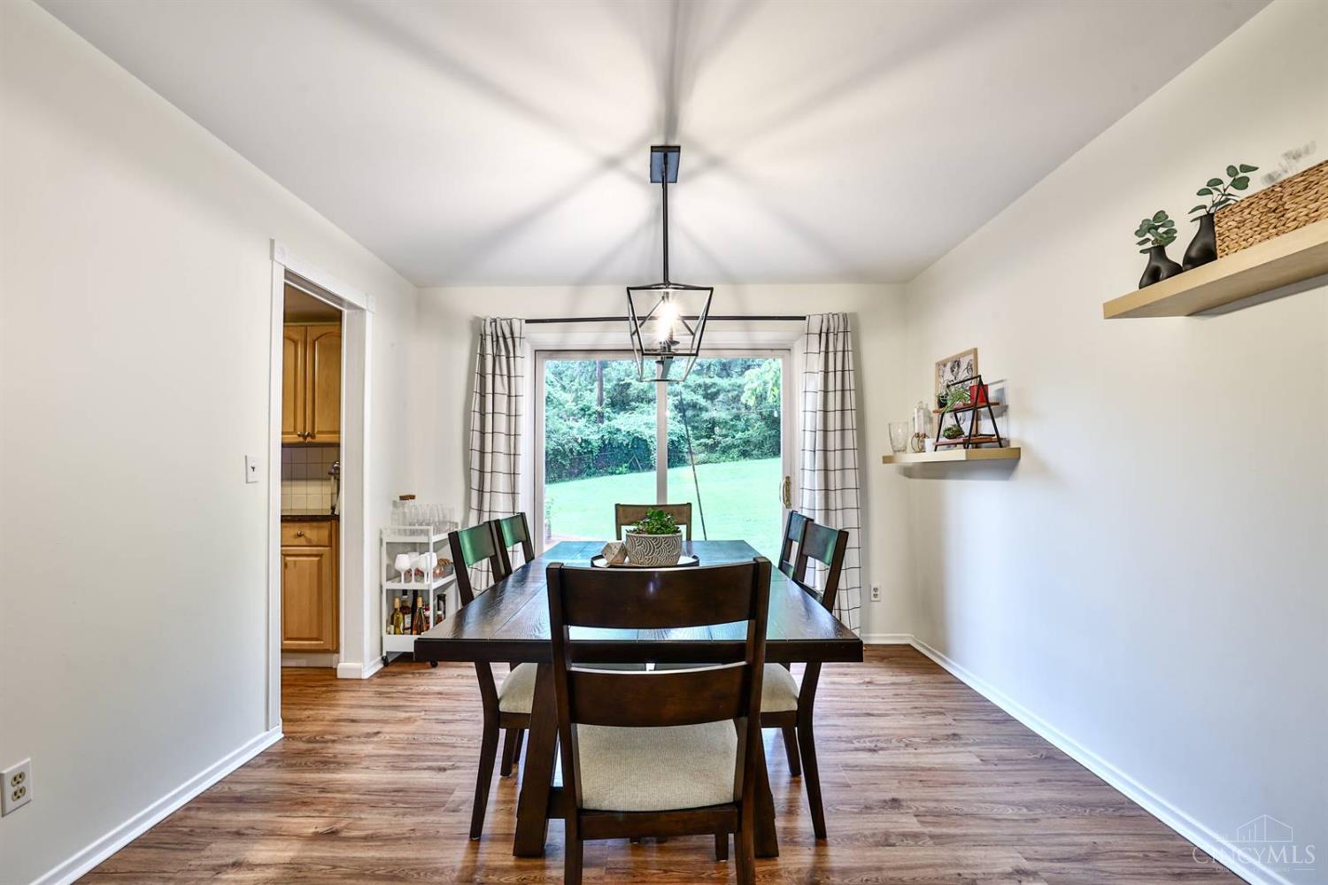 377 Compton Road Wyoming, OH 45215 - Photo 13 of 43 Gallery Image 13