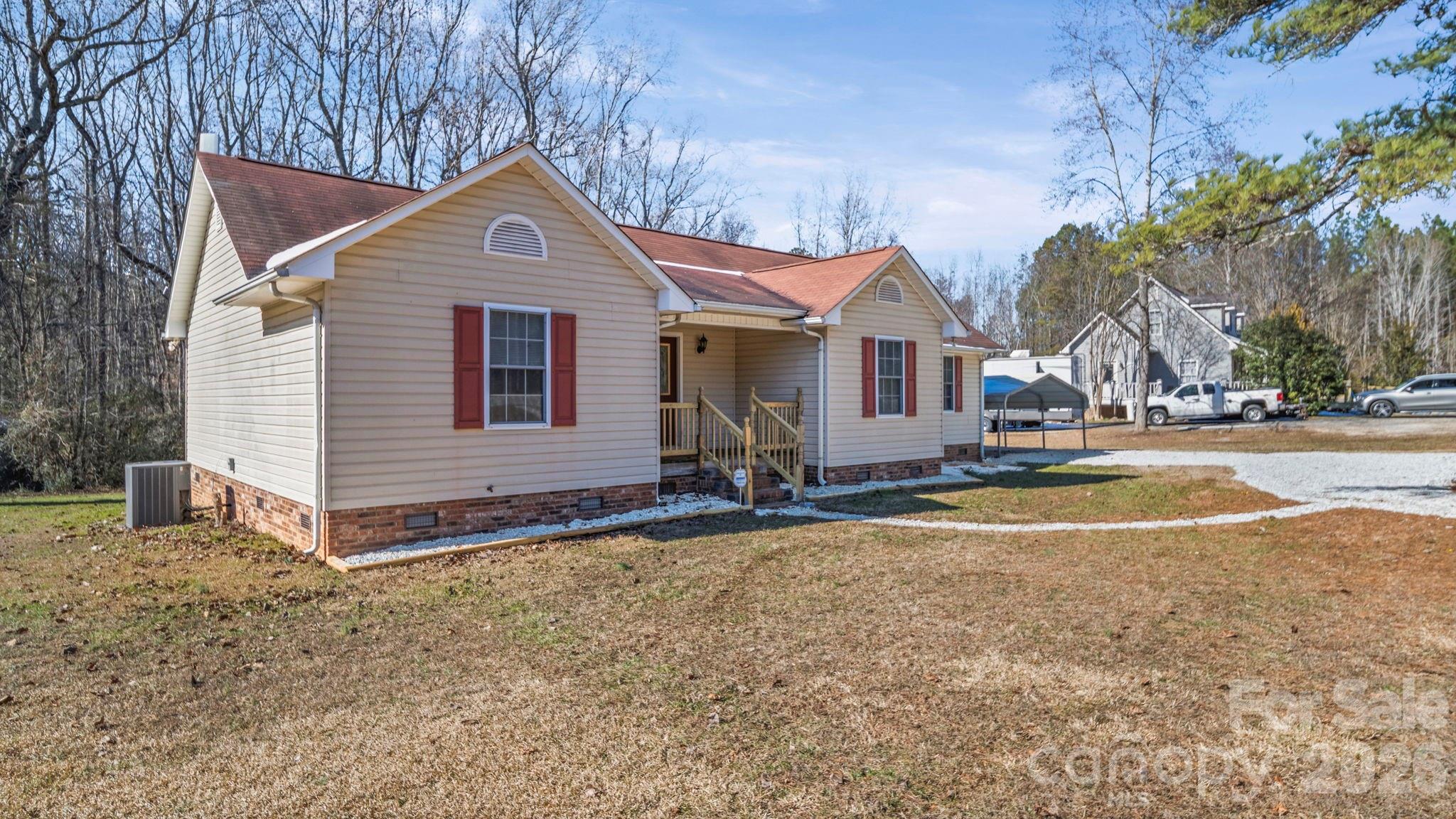865 Highway 161 Clover, SC 29710 - Photo 3 of 34
