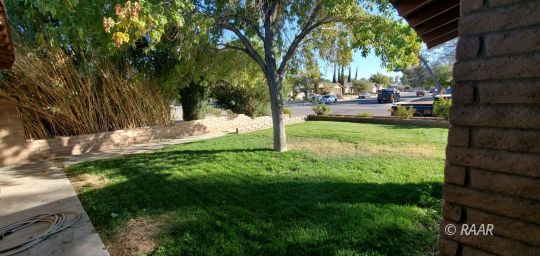 828 Kinnett Avenue Ridgecrest, CA 93555 - Photo 2 of 13 a view of yard with green space