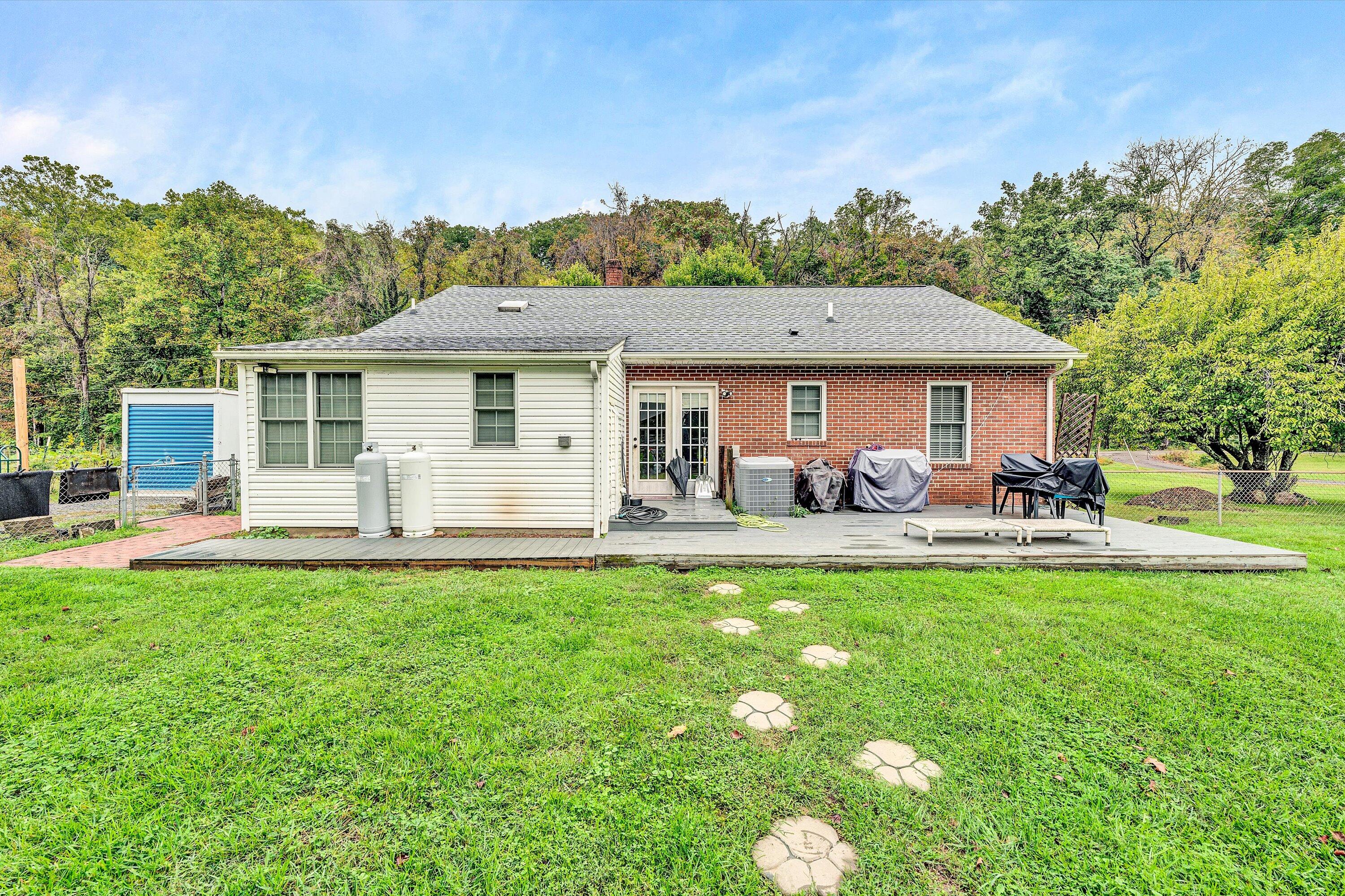 4468 West River Road Salem, VA 24153 - Photo 18 of 27 18-100120240014