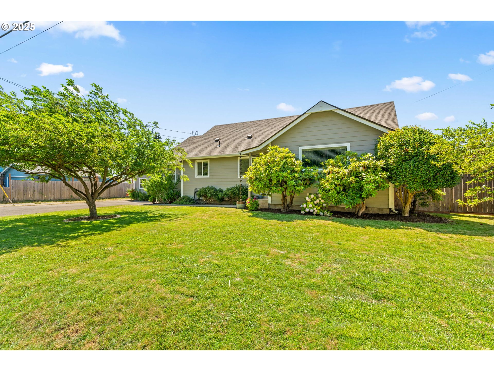 1240 Taney Street Eugene, OR 97402 - Photo 2 of 48