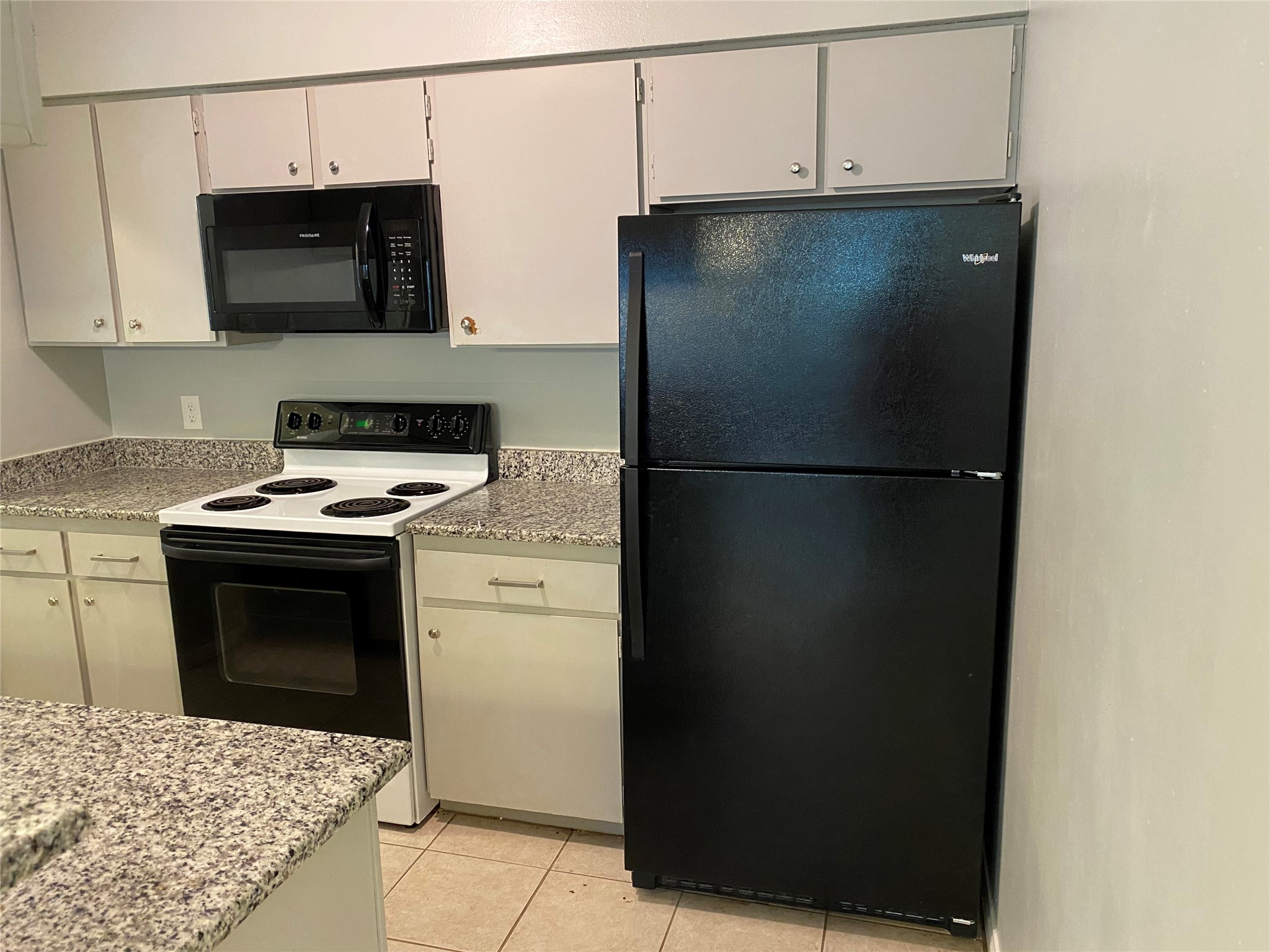 2401 Sycamore Avenue, Unit C2 Huntsville, TX 77340 - Photo 7 of 21