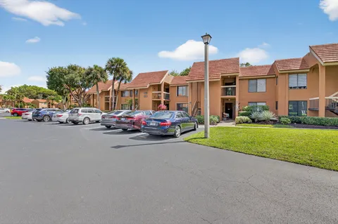 $275,000 | 11135 Green Lake Drive, Unit 102, Boynton Beach, FL 33437