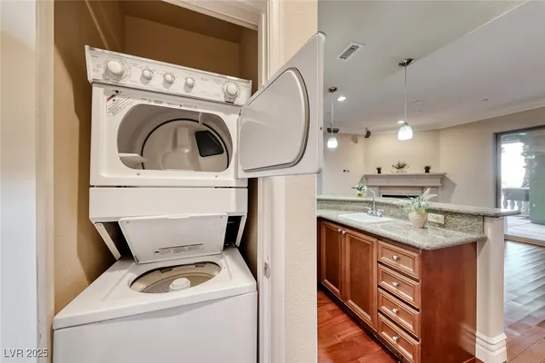 $389,900 | 20 Via Mantova, Unit 101, Henderson, NV 89011